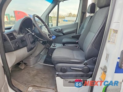 Piąte zdjęcie samochodu w środku: 2012 MERCEDES-BENZ SPRINTER 2500 VIN:WD3PE7CD7C5650291 - miniatura
