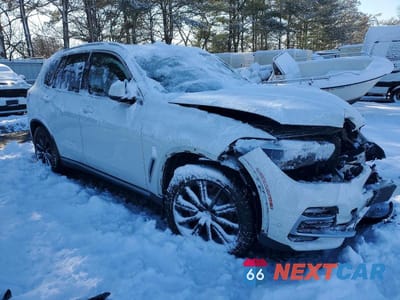 Czwarte zdjęcie samochodu z boku: 2020 BMW X5 XDRIVE40I VIN:5UXCR6C08L9B49579 - miniatura