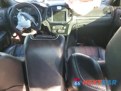 Zdjęcie 8 z 12 samochodu: 2016 CHRYSLER 300 S VIN:2C3CCAGG1GH296511 - miniatura