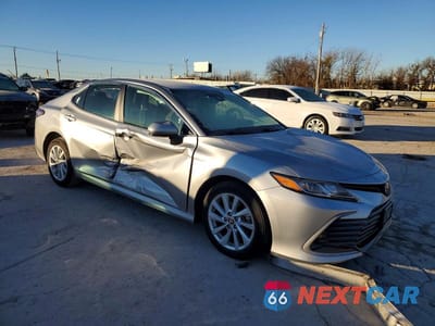 Czwarte zdjęcie samochodu z boku: 2023 TOYOTA CAMRY LE VIN:4T1C11AK1PU186839 - miniatura