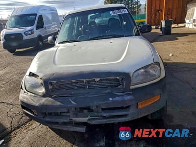 Piąte zdjęcie samochodu w środku: 1996 TOYOTA RAV4 VIN:JT3HP10V3T0082010 - miniatura