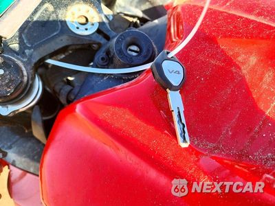 Zdjęcie 8 z 9 samochodu: 2025 DUCATI PANIGALE V4 VIN:ZDMDAG6W5SB002177 - miniatura