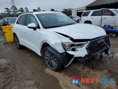Czwarte zdjęcie samochodu z boku: 2024 AUDI Q3 PREMIUM 40 VIN:WA1AUCF32R1085274 - miniatura