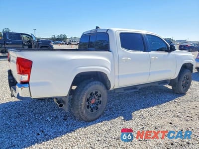 Trzecie zdjęcie samochodu z tyłu: 2017 TOYOTA TACOMA SR5 VIN:5TFAX5GN5HX090442 - miniatura