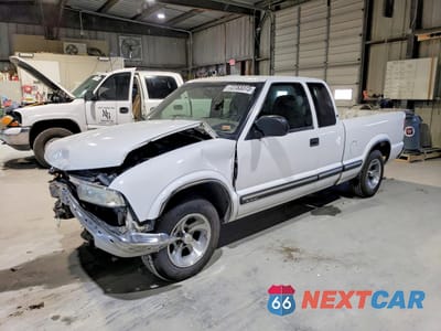 2002 CHEVROLET S TRUCK S10 1GCCS19W228119404 - główne zdjęcie licytacji z USA - miniatura