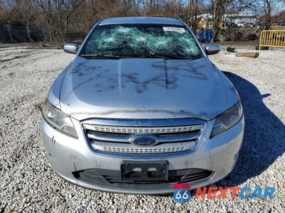 Piąte zdjęcie samochodu w środku: 2010 FORD TAURUS SEL VIN:1FAHP2EW1AG131962 - miniatura