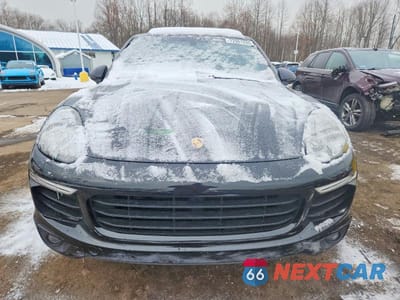 Piąte zdjęcie samochodu w środku: 2018 PORSCHE CAYENNE VIN:WP1AA2A20JKA00971 - miniatura