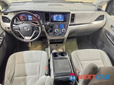 Zdjęcie 8 z 13 samochodu: 2015 TOYOTA SIENNA LE VIN:5TDJK3DC3FS119364 - miniatura