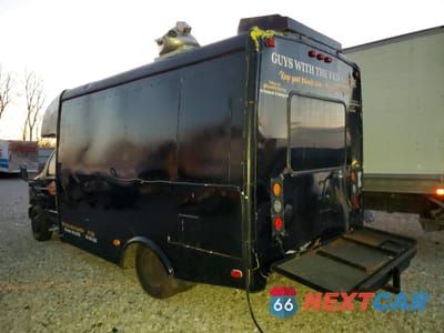 Trzecie zdjęcie samochodu z tyłu: 2001 FORD ECONOLINE E350 SUPER DUTY CUTAWAY VAN VIN:1FDWE35F51HB25634 - miniatura