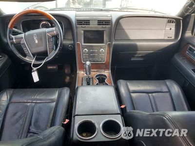Zdjęcie 8 z 13 samochodu: 2015 LINCOLN NAVIGATOR VIN:5LMJJ2JT5FEJ13372 - miniatura