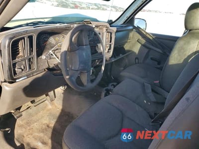 Zdjęcie 8 z 12 samochodu: 2005 CHEVROLET SILVERADO C2500 HEAVY DUTY VIN:1GCHC24U85E275306 - miniatura
