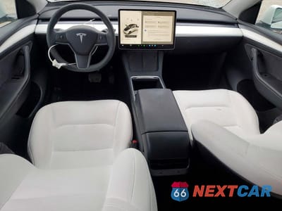Zdjęcie 8 z 11 samochodu: 2024 TESLA MODEL Y VIN:7SAYGAEE4RF166130 - miniatura