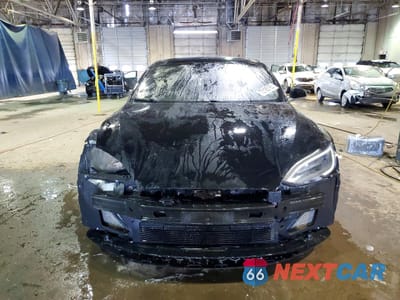 Piąte zdjęcie samochodu w środku: 2016 TESLA MODEL S VIN:5YJSA1E23GF144157 - miniatura