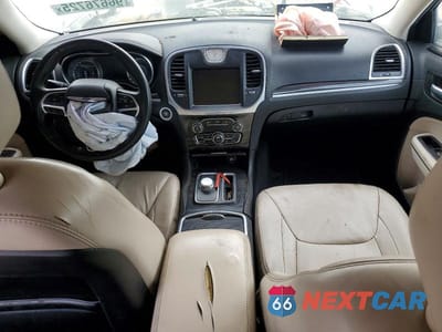 Zdjęcie 8 z 12 samochodu: 2015 CHRYSLER 300 LIMITED VIN:2C3CCAAG7FH735881 - miniatura