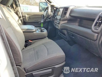 Piąte zdjęcie samochodu w środku: 2024 RAM 3500 TRADESMAN VIN:3C63RRGL1RG155776 - miniatura