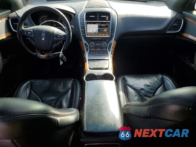 Zdjęcie 8 z 12 samochodu: 2017 LINCOLN MKX RESERVE VIN:2LMPJ8LP8HBL39019 - miniatura