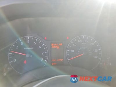 Zdjęcie 9 z 12 samochodu: 2014 NISSAN NV 2500 UTILITY / SERVICE VAN VIN:1N6BF0LX7EN102807 - miniatura