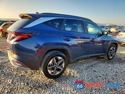 Trzecie zdjęcie samochodu z tyłu: 2025 HYUNDAI TUCSON SEL VIN:5NMJB3DE4SH507783 - miniatura