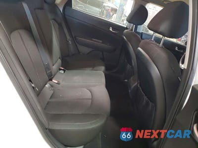 Zdjęcie 10 z 12 samochodu: 2016 KIA OPTIMA LX VIN:5XXGT4L39GG065263 - miniatura