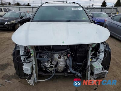 Piąte zdjęcie samochodu w środku: 2022 TOYOTA HIGHLANDER XSE VIN:5TDLZRBH0NS239921 - miniatura