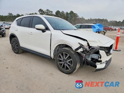 Czwarte zdjęcie samochodu z boku: 2017 MAZDA CX-5 GRAND TOURING VIN:JM3KFADL3H0173130 - miniatura