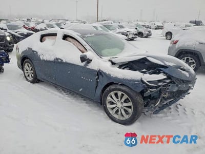 Czwarte zdjęcie samochodu z boku: 2019 CHEVROLET MALIBU LT VIN:1G1ZD5ST2KF141662 - miniatura