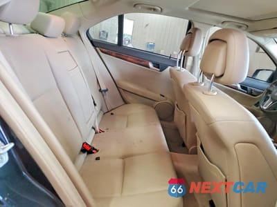 Zdjęcie 10 z 13 samochodu: 2012 MERCEDES-BENZ C 250 VIN:WDDGF4HB8CR207137 - miniatura
