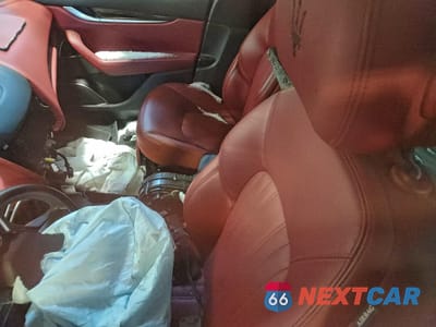 Zdjęcie 8 z 12 samochodu: 2021 MASERATI LEVANTE LUXURY VIN:ZN661XULXMX199337 - miniatura