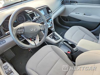 Zdjęcie 8 z 13 samochodu: 2019 HYUNDAI ELANTRA SE VIN:5NPD74LF4KH492915 - miniatura