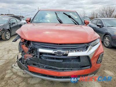 Piąte zdjęcie samochodu w środku: 2021 CHEVROLET BLAZER 2LT VIN:3GNKBCRS5MS571630 - miniatura