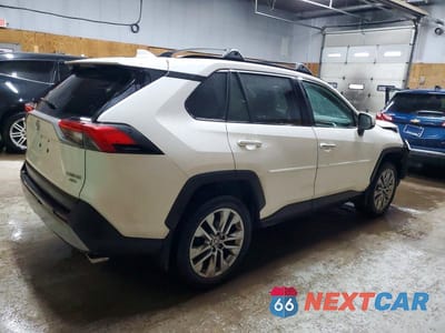 Trzecie zdjęcie samochodu z tyłu: 2022 TOYOTA RAV4 LIMITED VIN:2T3N1RFVXNW291958 - miniatura