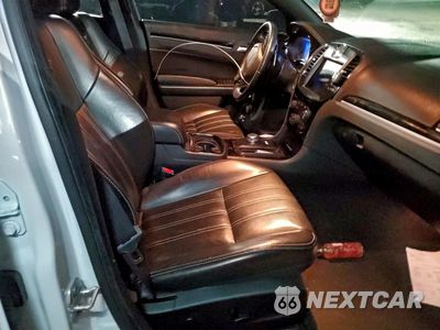 Zdjęcie 13 z 14 samochodu: 2019 CHRYSLER 300 S VIN:2C3CCABG3KH708086 - miniatura