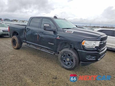 Czwarte zdjęcie samochodu z boku: 2024 RAM 2500 BIG HORN VIN:3C6UR5DL1RG161689 - miniatura