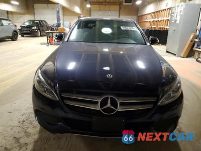 Piąte zdjęcie samochodu w środku: 2018 MERCEDES-BENZ C 300 4MATIC VIN:55SWF4KB4JU250826 - miniatura