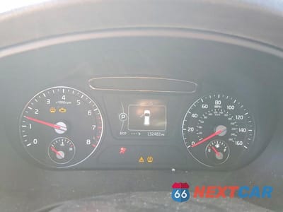 Zdjęcie 9 z 11 samochodu: 2016 KIA SORENTO LX VIN:5XYPG4A37GG002441 - miniatura