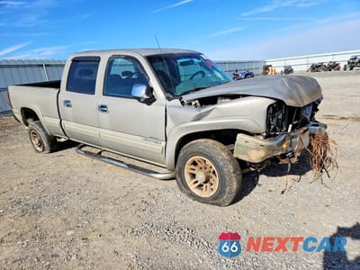 Czwarte zdjęcie samochodu z boku: 2001 CHEVROLET SILVERADO C2500 HEAVY DUTY VIN:1GCHC23G81F205062 - miniatura