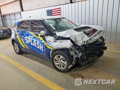 Czwarte zdjęcie samochodu z boku: 2021 HYUNDAI VENUE SE VIN:KMHRB8A38MU082305 - miniatura