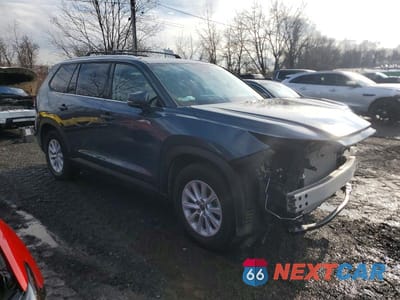 Czwarte zdjęcie samochodu z boku: 2024 TOYOTA GRAND HIGHLANDER XLE VIN:5TDAAAB50RS014653 - miniatura