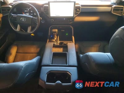 Zdjęcie 8 z 13 samochodu: 2024 TOYOTA TUNDRA CREWMAX LIMITED VIN:5TFJC5DB1RX054254 - miniatura