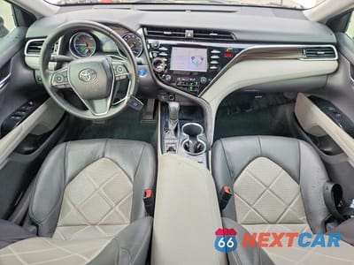 Zdjęcie 8 z 12 samochodu: 2018 TOYOTA CAMRY HYBRID XLE VIN:4T1B21HK0JU003839 - miniatura