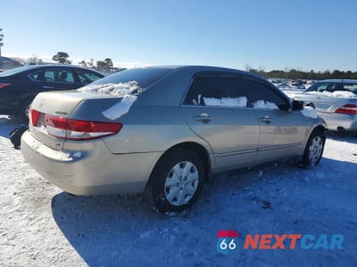 Trzecie zdjęcie samochodu z tyłu: 2003 HONDA ACCORD LX VIN:1HGCM563X3A091908 - miniatura