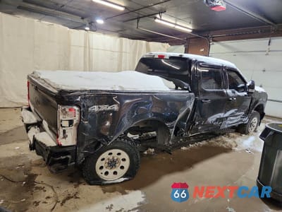 Trzecie zdjęcie samochodu z tyłu: 2025 FORD F250 SUPER DUTY VIN:1FT8W2BT8SEC13563 - miniatura