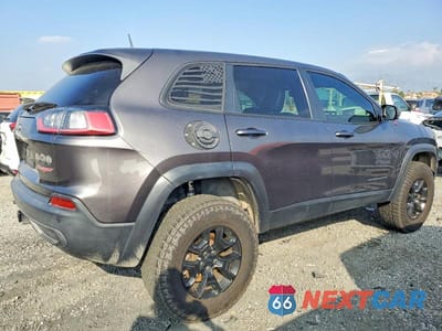 Trzecie zdjęcie samochodu z tyłu: 2019 JEEP CHEROKEE TRAILHAWK VIN:1C4PJMBXXKD468682 - miniatura