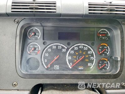 Zdjęcie 8 z 10 samochodu: 2016 FREIGHTLINER CASCADIA 125 SEMI TRUCK VIN:1FUBGEDV7GLHC5649 - miniatura