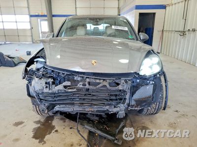 Piąte zdjęcie samochodu w środku: 2016 PORSCHE CAYENNE S VIN:WP1AB2A26GLA97058 - miniatura