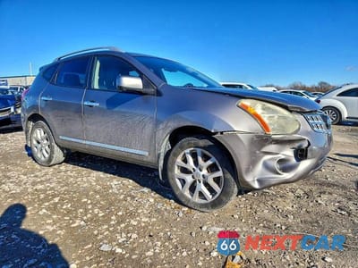Czwarte zdjęcie samochodu z boku: 2013 NISS ROGUE VIN:JN8AS5MV0DW134032 - miniatura