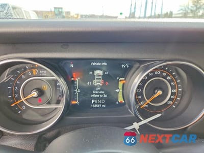 Zdjęcie 9 z 11 samochodu: 2018 JEEP WRANGLER UNLIMITED SAHARA VIN:1C4HJXEG6JW330268 - miniatura