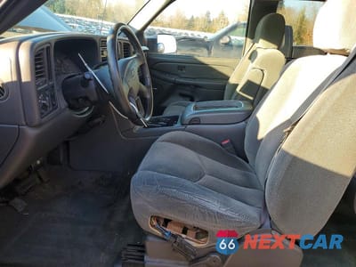 Zdjęcie 7 z 12 samochodu: 2004 CHEVROLET SILVERADO C2500 HEAVY DUTY VIN:1GCHC29G94E131734 - miniatura