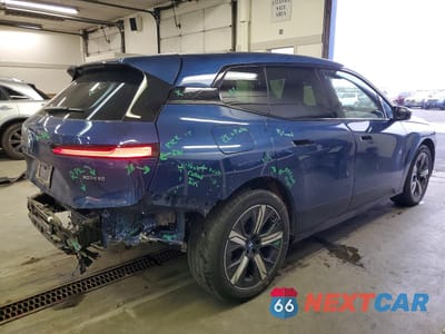 Trzecie zdjęcie samochodu z tyłu: 2024 BMW IX XDRIVE50 VIN:WB523CF0XRCR56022 - miniatura