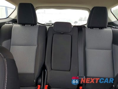 Zdjęcie 10 z 13 samochodu: 2018 FORD ESCAPE SE VIN:1FMCU0GD0JUA31247 - miniatura